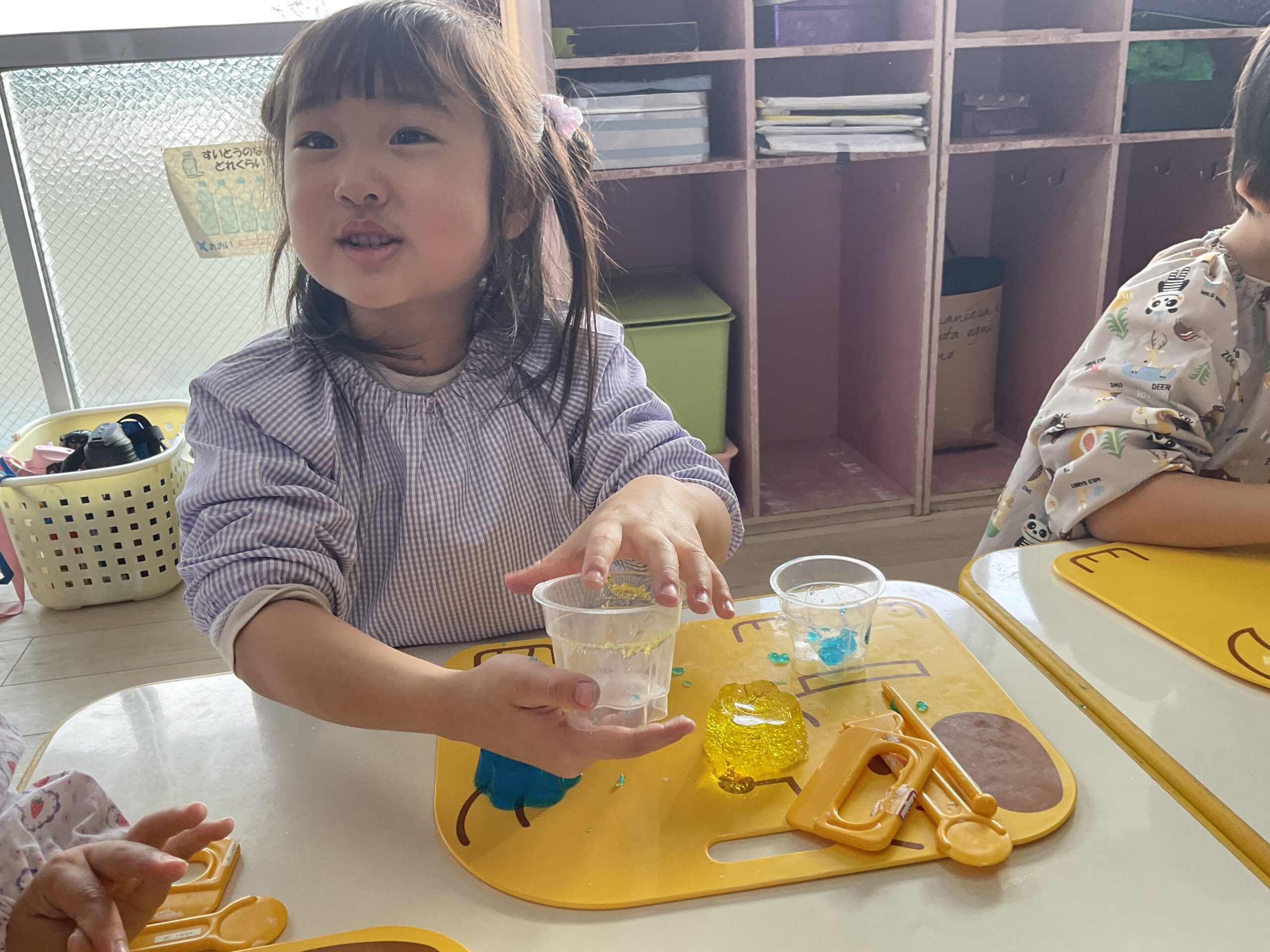 つくし組 感触遊びを行いました