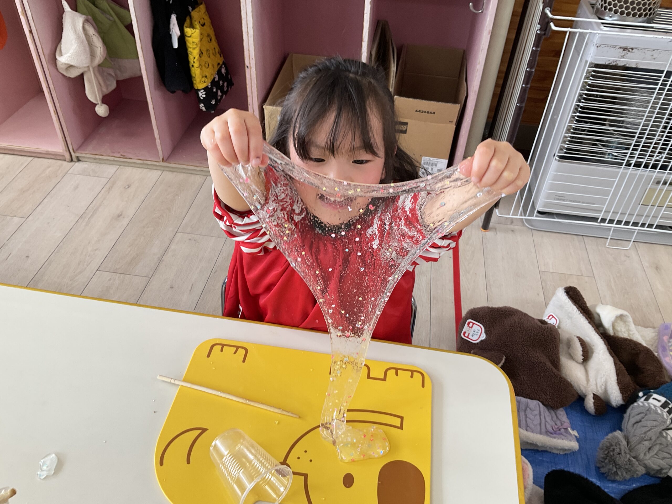 年中組　キラキラスライム作り✨