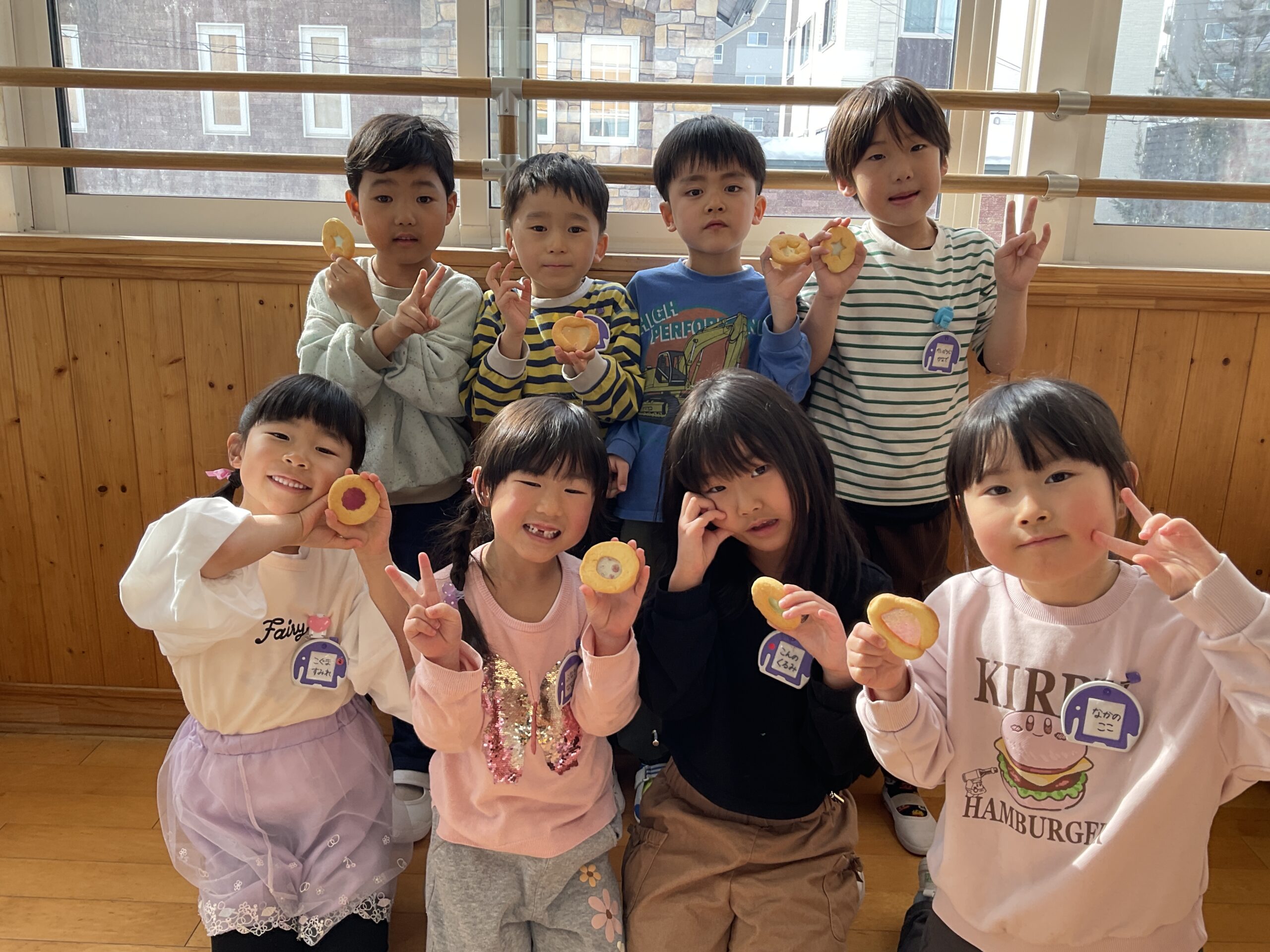 こすもす組　ステンドグラスクッキー作りをしたよ！