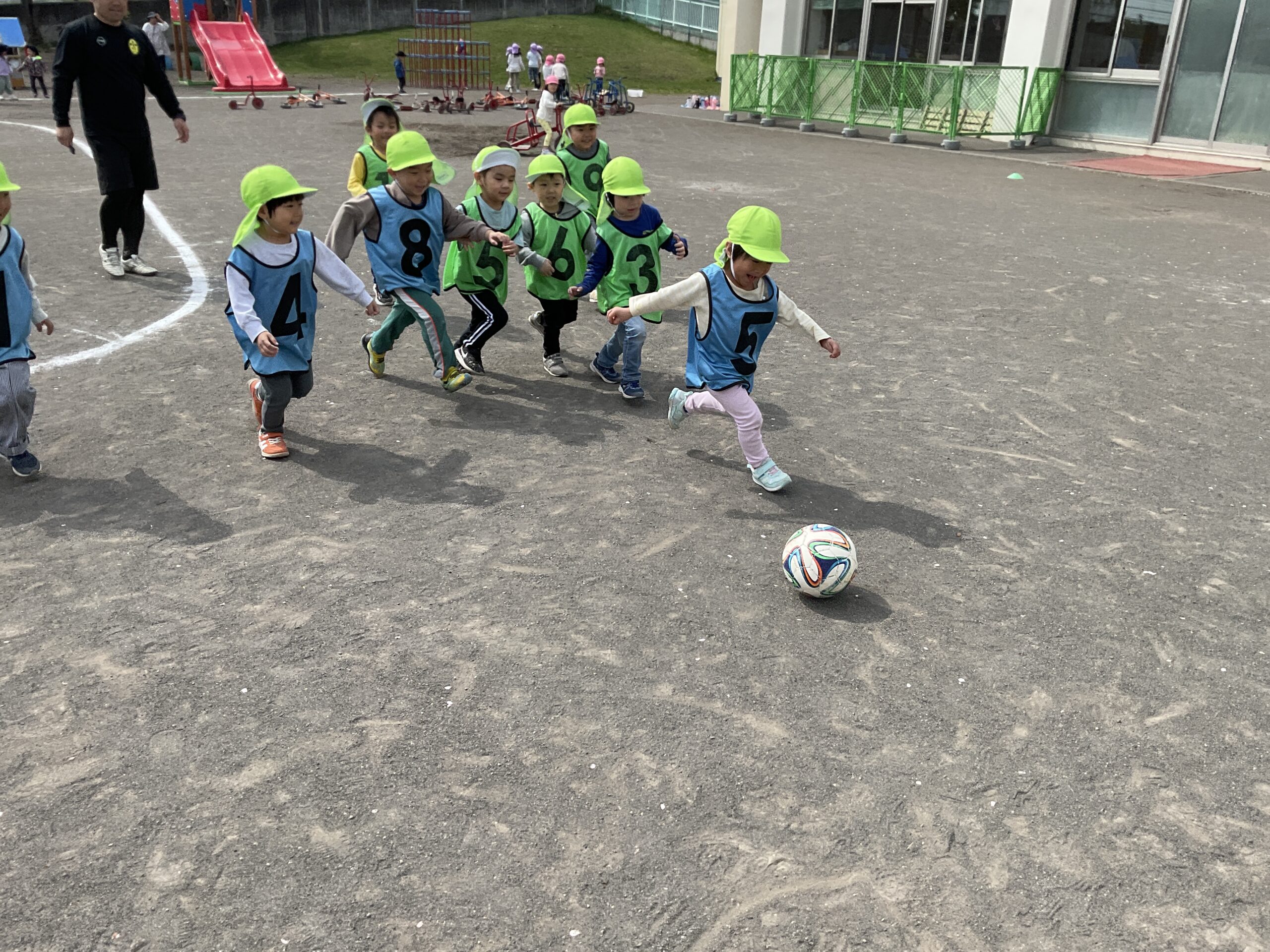 特別活動　年中組　サッカー